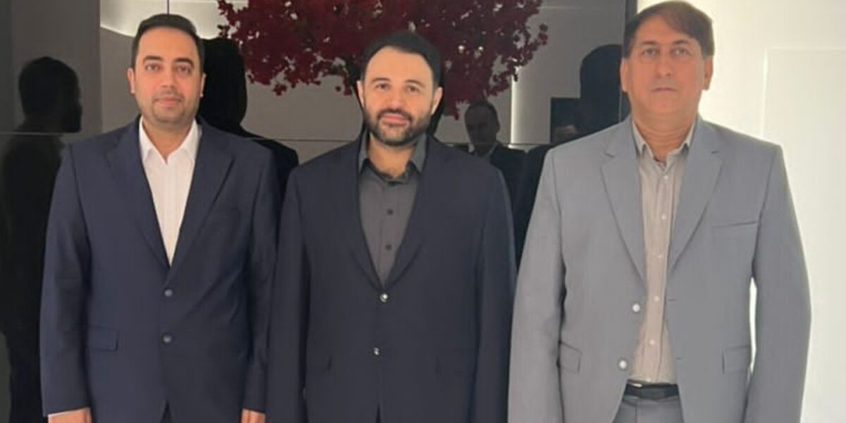 با هدف ایجاد تعامل با بانک شهر انجام شد / نشست مدیرعامل گروه ملی صنعتی فولاد ایران با مدیرعامل بانک شهر